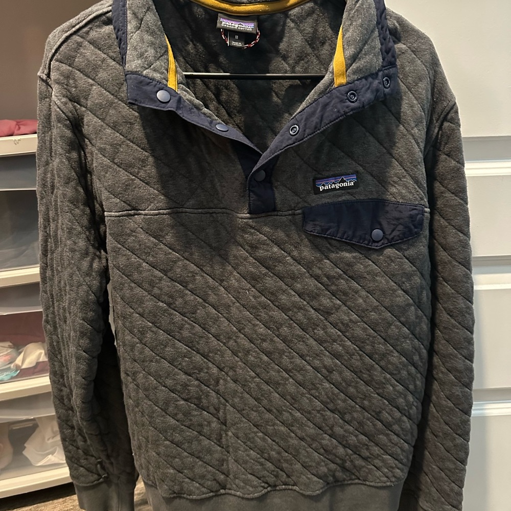 Patagonia Charcoal Quilted Pullover with Navy Trim